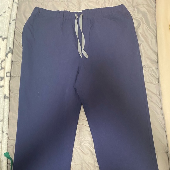 Navy Figs - Picture 3 of 4